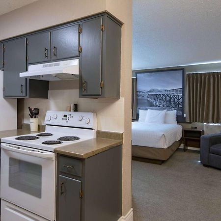 Super 8 By Wyndham Kamloops On The Hill Ξενοδοχείο Εξωτερικό φωτογραφία