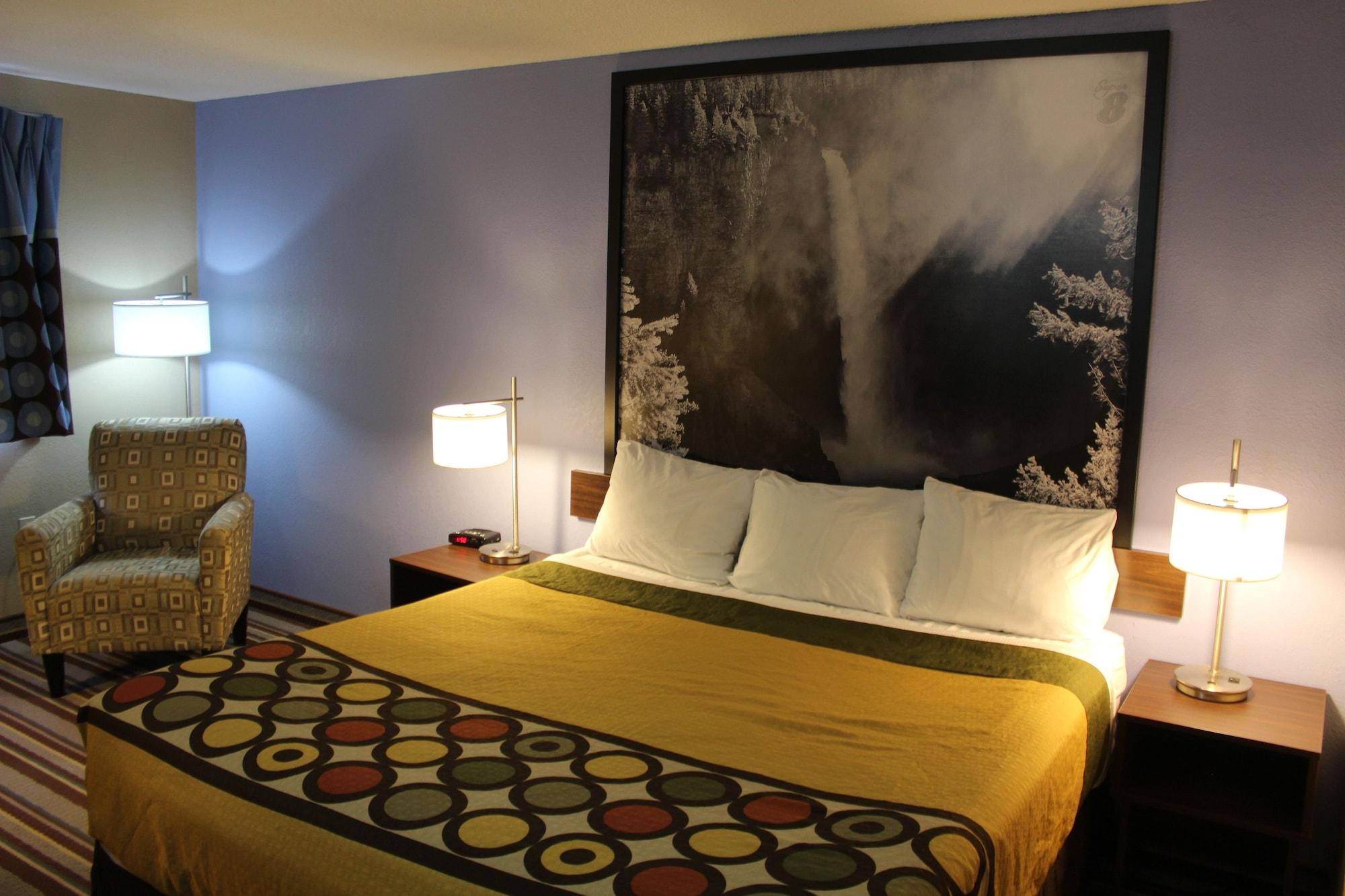 Super 8 By Wyndham Kamloops On The Hill Ξενοδοχείο Εξωτερικό φωτογραφία