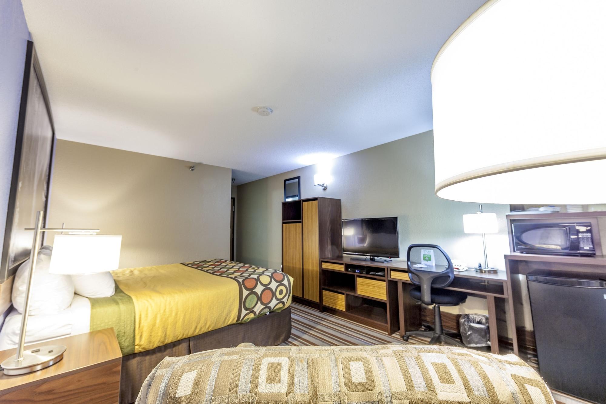 Super 8 By Wyndham Kamloops On The Hill Ξενοδοχείο Εξωτερικό φωτογραφία