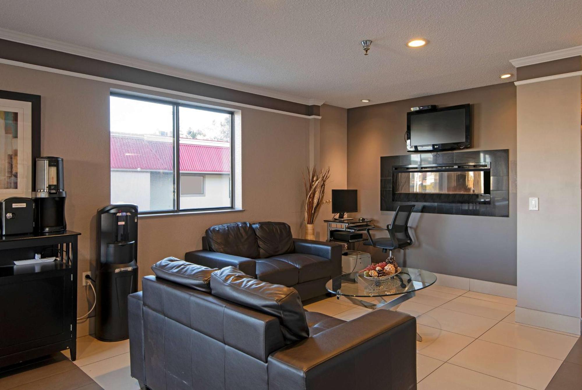 Super 8 By Wyndham Kamloops On The Hill Ξενοδοχείο Εξωτερικό φωτογραφία