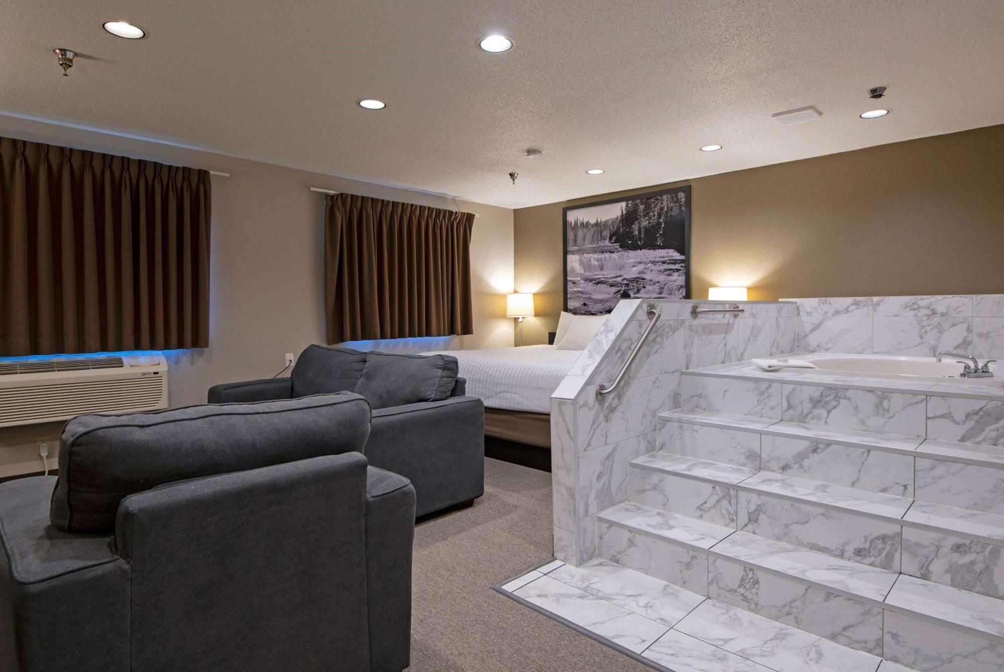 Super 8 By Wyndham Kamloops On The Hill Ξενοδοχείο Εξωτερικό φωτογραφία