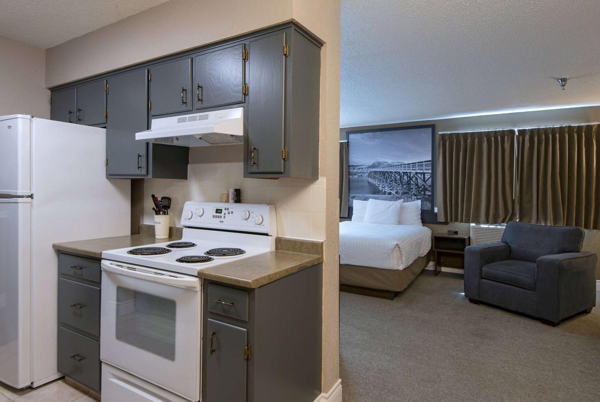 Super 8 By Wyndham Kamloops On The Hill Ξενοδοχείο Εξωτερικό φωτογραφία